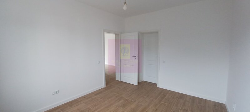 Sabareni, casa noua tip parter, cu pod mansardabil