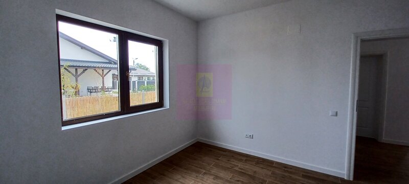 Sabareni, casa noua tip parter, cu pod mansardabil